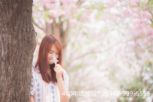 (中國移動400投訴電話是多少)(移動400電話在線服務(wù)平臺，助力企業(yè)高效營銷)