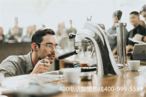 (辦理400電話怎么收費(fèi))(企業(yè)如何選擇合適的400電話套餐？這兩個(gè)方面要考慮!)